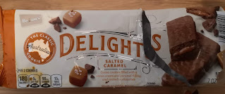 Read more about the article Benton’s Caramel Delights: The Classic Australian Cookie (Aldi)