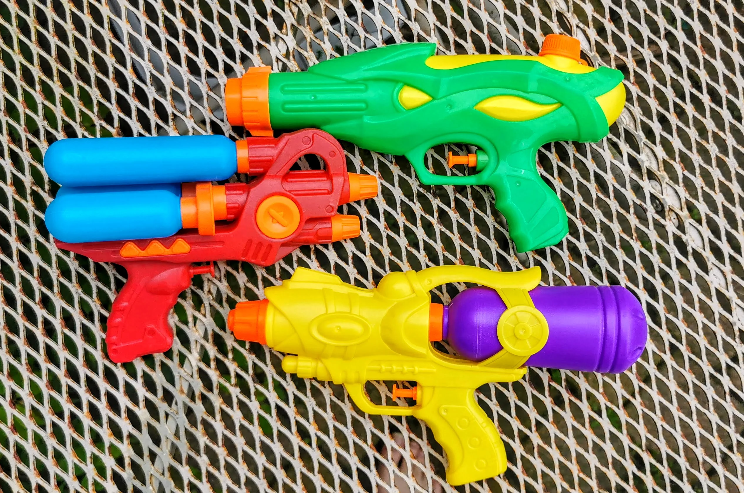 Read more about the article Outdoor Fun Water Squirters (Dollar Tree)
